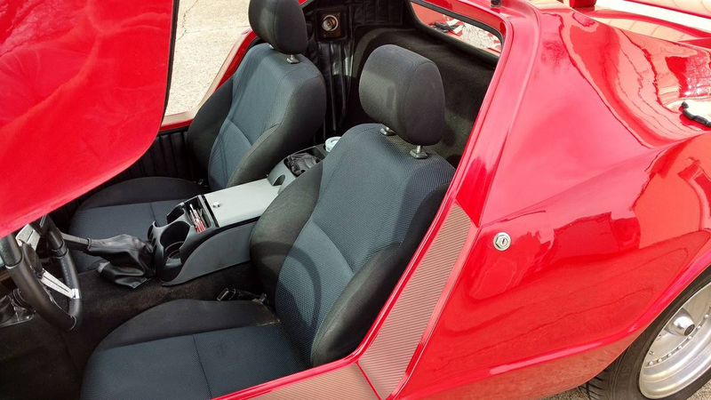 Illustration for article titled For $20,000, Could This 1983 Bremen Sebring Totally Raise The Roof?